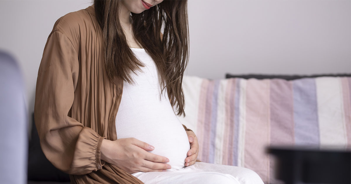 妊娠初期~後期に起こる腰痛は対策できる?改善方法やおすすめの予防グッズをご紹介