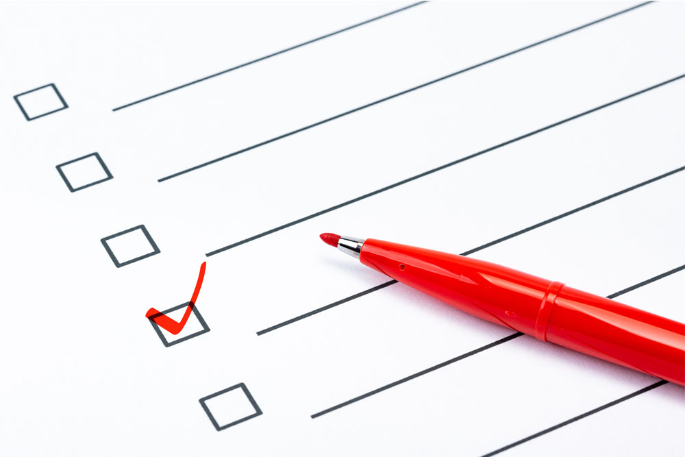 チェックシートで当てはまる項目はないか確認しているところ