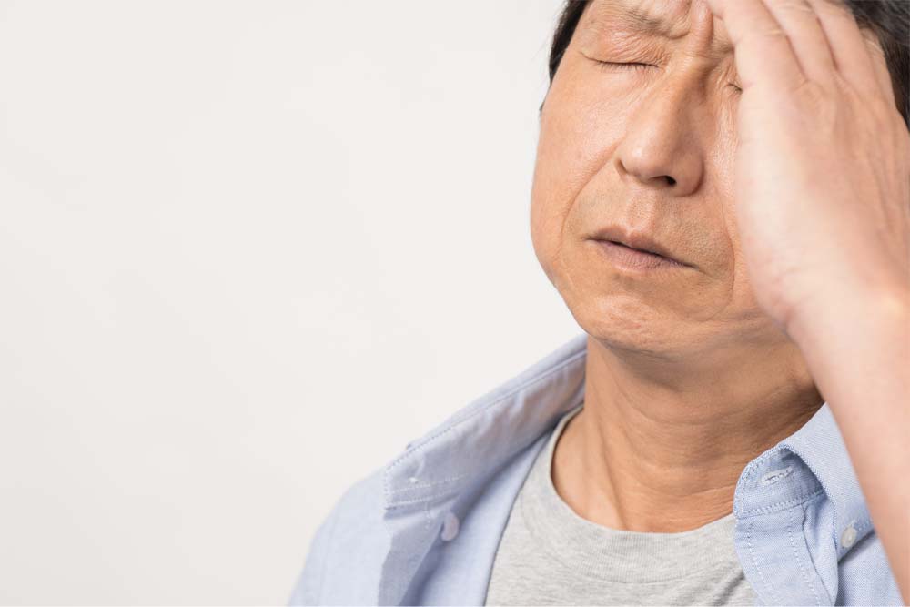 高血圧の治療薬を飲むのをやめたいと思っている男性